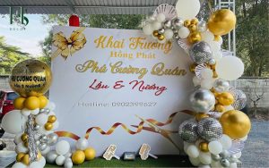 Thiết kế backdrop khai trương nhà hàng sang trọng